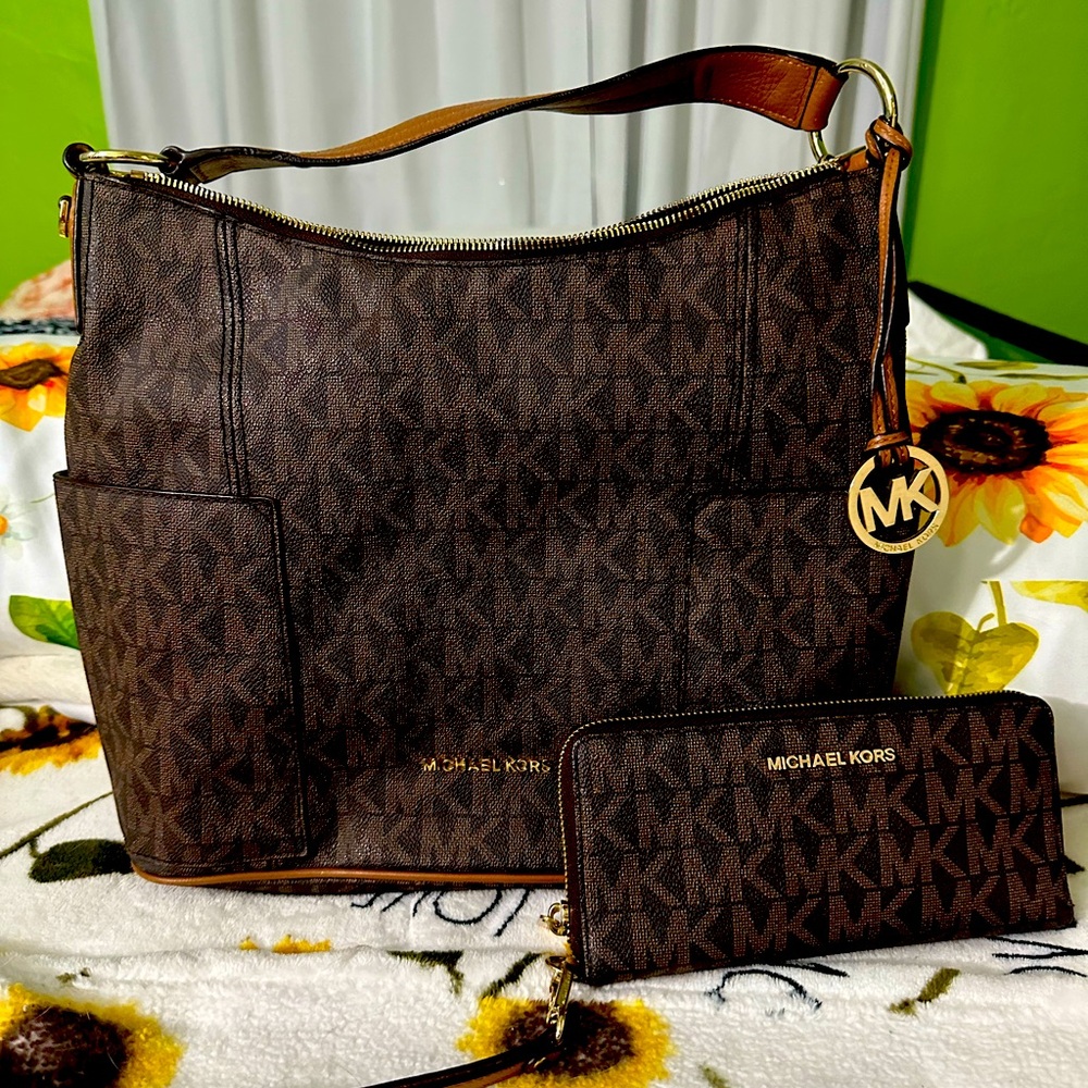 Michael Kors hobo shoulder bag & Wallett